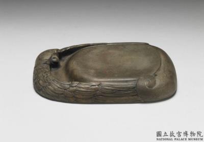 图片[2]-Old red-veined stone inkstone shaped like a parrot , Ming dynasty  (1368-1644)-China Archive